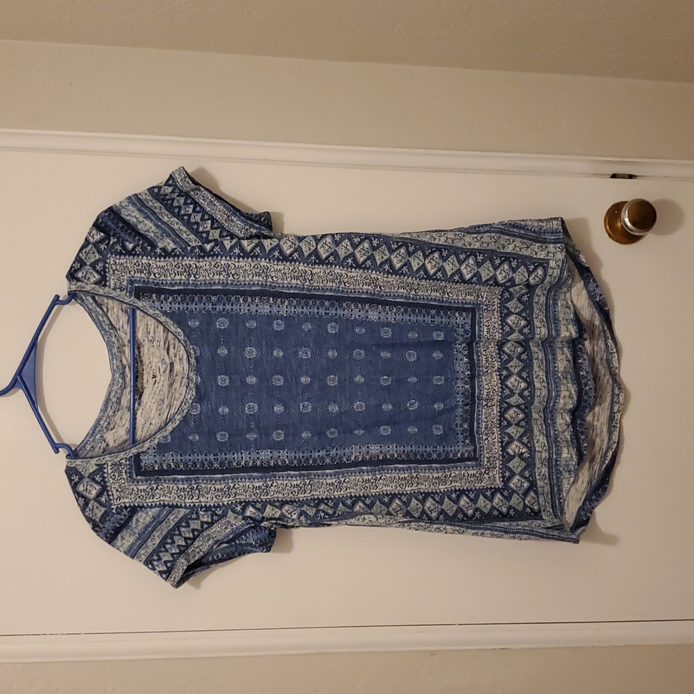 Lucky Brand Blue and white medium size women short sleeved shirt